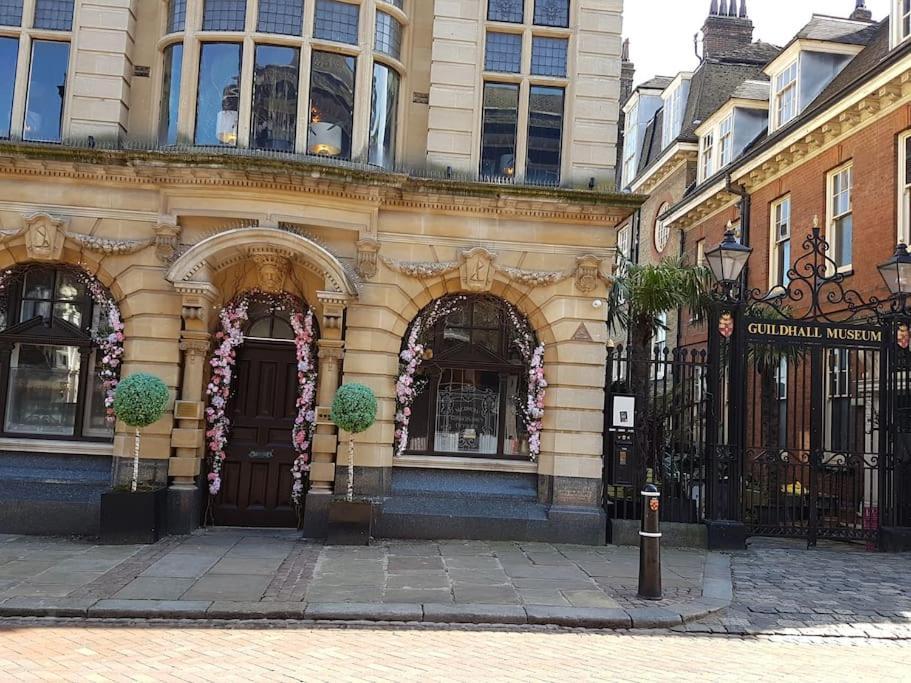 Beautiful Apartment In The Heart Of Rochester Rochester  Exterior photo